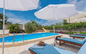 Amazing Apartment In Dubrava
